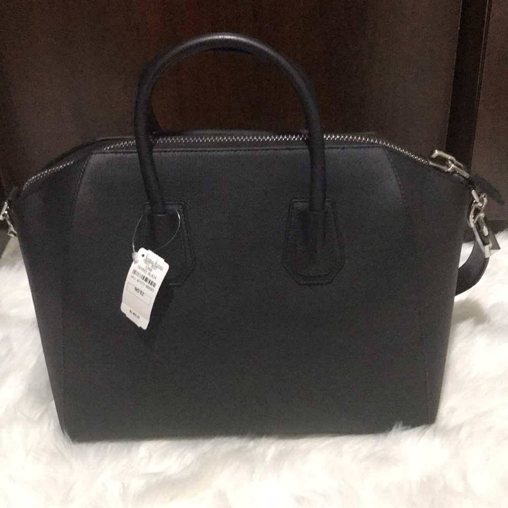 🖤 GIVENCHY Medium Antigona Bag - Picture 2 of 6